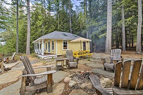 Lakefront Cottage: Boat Dock, Patio & Kayaks!