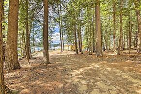 Lakefront Cottage: Boat Dock, Patio & Kayaks!