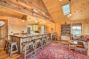 Lakefront Cottage: Boat Dock, Patio & Kayaks!