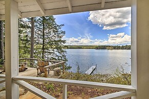 Lakefront Cottage: Boat Dock, Patio & Kayaks!