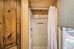 Lakefront Cottage: Boat Dock, Patio & Kayaks!