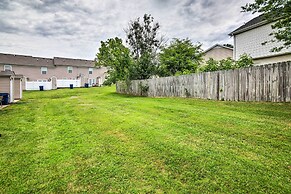 La Vergne Townhome: 22 Mi to Dtwn Nashville!