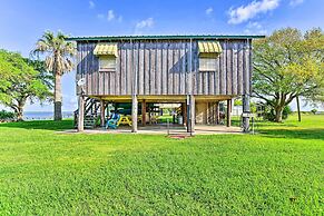 Fishing Pier, Kayaks: Bayfront Home in Palacios!