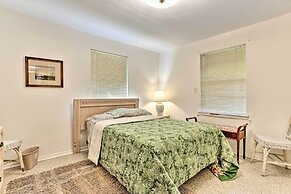 Fishing Pier, Kayaks: Bayfront Home in Palacios!