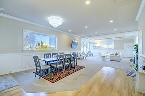 Luxe Federal Way Rental - Walk to the Water!