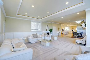 Luxe Federal Way Rental - Walk to the Water!