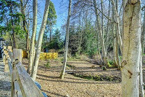 Luxe Federal Way Rental - Walk to the Water!