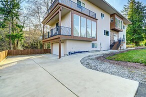 Luxe Federal Way Rental - Walk to the Water!