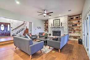 Modern Lakehouse w/ Stunning Views & Hot Tub!