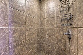 Lovely Creekside Ruidoso Home w/ Hot Tub & Deck!