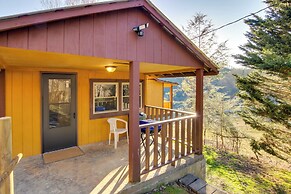 Peaceful Mars Hill Home w/ Porch & Mountain Views