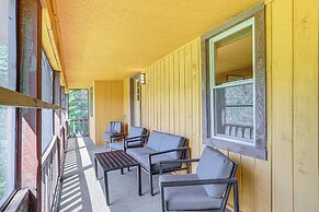 Peaceful Mars Hill Home w/ Porch & Mountain Views