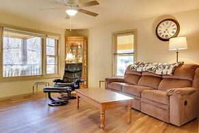 Peaceful Mars Hill Home w/ Porch & Mountain Views