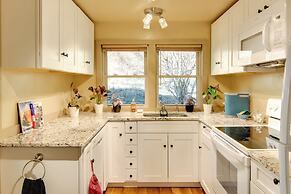 Peaceful Mars Hill Home w/ Porch & Mountain Views