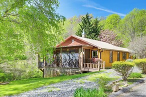 Peaceful Mars Hill Home w/ Porch & Mountain Views