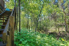 Stunning Golden Home w/ Deck ~ 35 Mi to Denver!