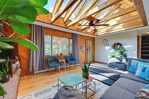 Stunning Golden Home w/ Deck ~ 35 Mi to Denver!