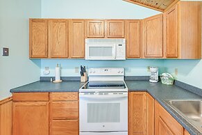 Peaceful Bryson City Cabin - Fire Pit & Hot Tub!