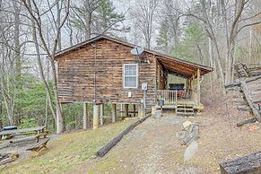 Peaceful Bryson City Cabin - Fire Pit & Hot Tub!