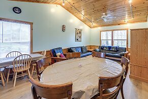 Peaceful Bryson City Cabin - Fire Pit & Hot Tub!
