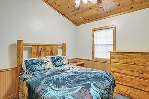 Peaceful Bryson City Cabin - Fire Pit & Hot Tub!