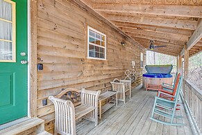 Peaceful Bryson City Cabin - Fire Pit & Hot Tub!