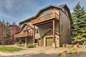 Flathead Lake Getaway w/ Balcony, Fireplace!