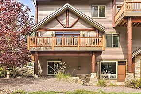 Flathead Lake Getaway w/ Balcony, Fireplace!