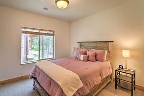 Flathead Lake Getaway w/ Balcony, Fireplace!