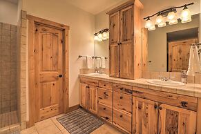 Flathead Lake Getaway w/ Balcony, Fireplace!