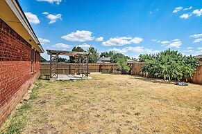 Pet-friendly Lubbock Home w/ Yard - 6 Mi to TTU