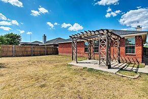 Pet-friendly Lubbock Home w/ Yard - 6 Mi to TTU
