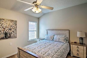 Pet-friendly Lubbock Home w/ Yard - 6 Mi to TTU