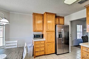 Pet-friendly Lubbock Home w/ Yard - 6 Mi to TTU