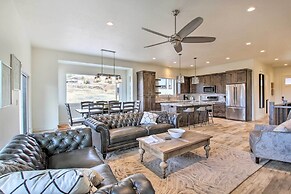 Scenic Eden Gem w/ Hot Tub ~ 6 Mi to Ski Area