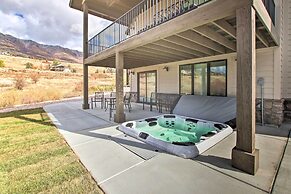 Scenic Eden Gem w/ Hot Tub ~ 6 Mi to Ski Area