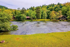 Peaceful Murphy Retreat With Grill & River Views!