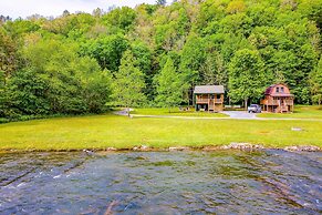 Peaceful Murphy Retreat With Grill & River Views!