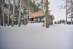 Pine City Getaway, Steps From Snake River!