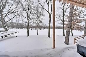 Pine City Getaway, Steps From Snake River!