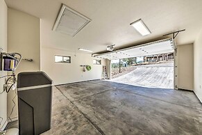 Modern Mtn Retreat, Walk to Lake & Trails!