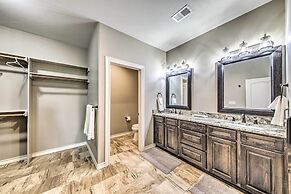 Modern Mtn Retreat, Walk to Lake & Trails!