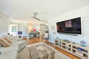 Ranch-style Home 7 Mi to Downtown Greensboro!