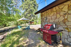 Riverfront Home Near Yosemite National Park!