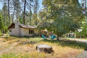Riverfront Home Near Yosemite National Park!
