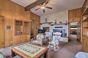 Rustic Lake Buchanan Hideaway w/ Game Room & Grill