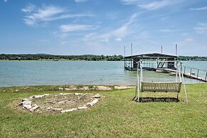 Rustic Lake Buchanan Hideaway w/ Game Room & Grill
