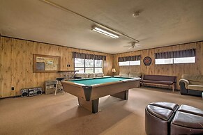 Rustic Lake Buchanan Hideaway w/ Game Room & Grill