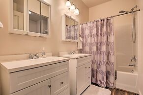 Sleek & Modern Townhome ~ 11 Mi to Dtwn Boise