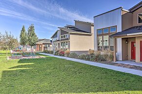 Sleek & Modern Townhome ~ 11 Mi to Dtwn Boise